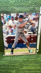 Jean Larkin autographed 8 x 12 Minnesota Twins World Champion