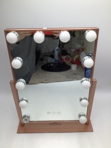 Vanity mirror