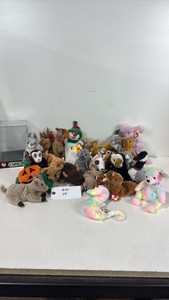 Lot of Ty Beanie Babies bears and Misc animals