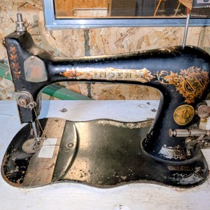 Vintage Singer Sewing Machine