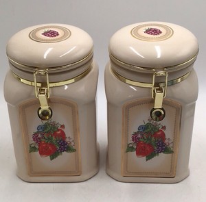 Pair of Knotts Berry Farm Ceramic Berry Canisters with Lids and Berry Labels