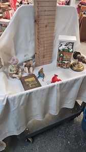 Figurines, Snow Village Christmas Shoppe