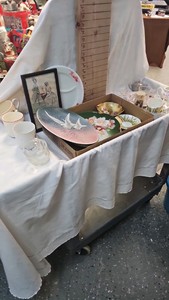 Vintage Cups, Teacups, Saucers, Etc