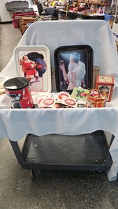 Coca Cola Trays and Tins wfFinal Four Pin, Postcards