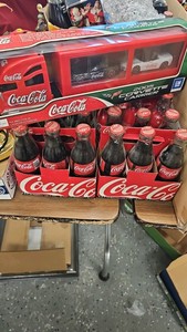 Six Pack Vintage Coke BottlesCase, 2005 Corvette Carrier