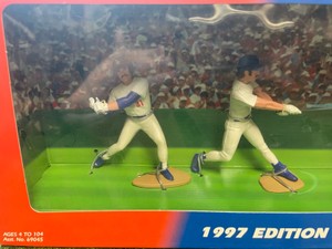 1997 Edition Starting Lineup, Mike Piazza Freeze Frame Los Angeles Dodgers ( 2 Figures Included)