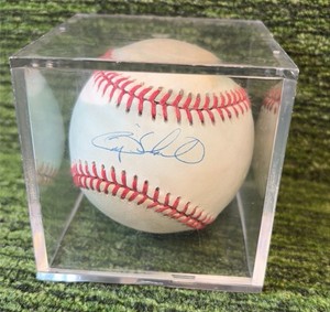 Gary Sheffield Autographed Official Rawlings Ball- some discoloration