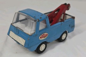 Vintage Tonka Wrecker Tow Truck