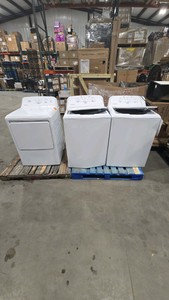 2 washing machines & dryer