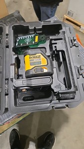 DEWALT 20V Green Cross Line Laser Level (Tool-Only)