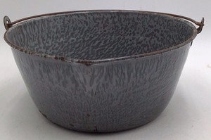 Vintage Gray Speckled Enamel Wash Basin  Graniteware with Bail Handle