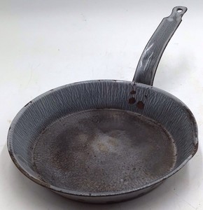 Vintage Gray Speckled Enamel Skillet  Graniteware Frying Pan with Long Handle