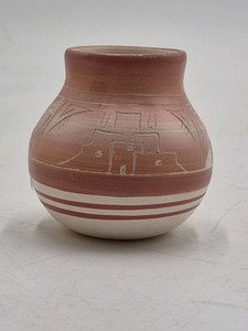 Vintage Sioux Pottery Vase  Geometric Triangle Gradient Eaglehawk Signed