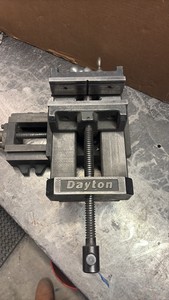 DAYTON vise grip