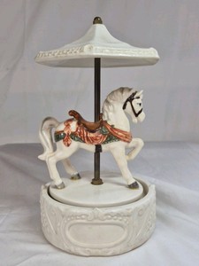 Vintage Quon-Quon Music Box Dancer  Carousel Horse Cabaret