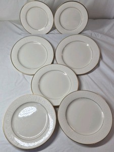 Noritake Tulane Ivory China Dinner Plates