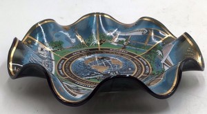 1964-1965 New York Worlds Fair Souvenir Dish  Black with Gold Trim