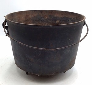 Vintage Cast Iron Cauldron Pot with Bail Handle