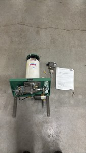 Lincoln Model 83167 Series J Lube Pump Filled but Unused