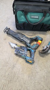 makita tools and carry case