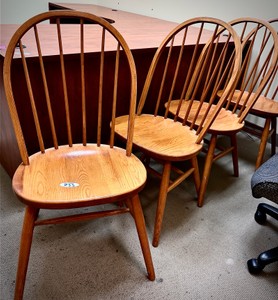 wooden chairs x4