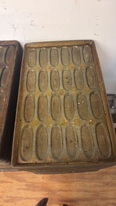 24 cup bakery tray