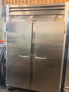 Traulsen G22010 52 Solid Door Reach in Freezer