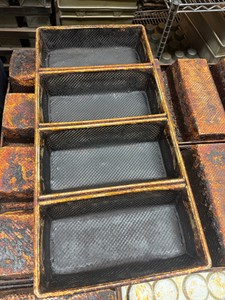 4 strap hearth bread pan