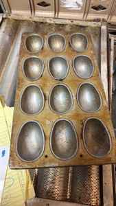 egg shaped pans