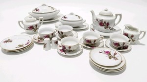 Mixed Vintage Japan Porcelain Tea Set Lot Floral Teapot Sugar Bowl Creamer Cups Plates