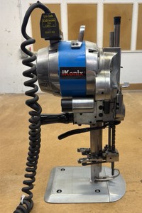 iKonix KC-3 Rotary Fabric Cutter