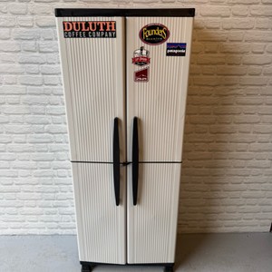 Storage cabinet