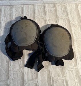 Husky knee pads
