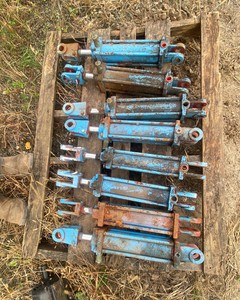 Hydraulic Cylinders x 8