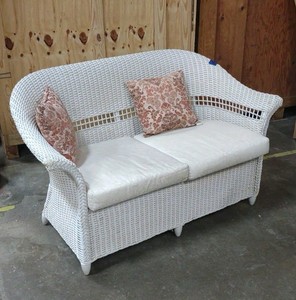 wicker bench