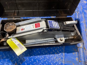 Hydraulic Floor Jack