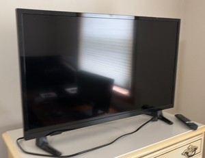 Insignia 32-inch TV