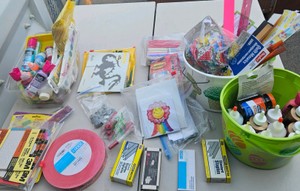 Art supplies mix box