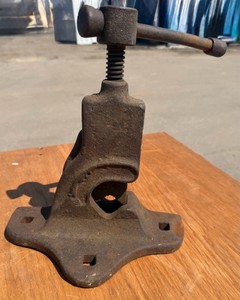 vintage cast-iron bench mount pipe VISE