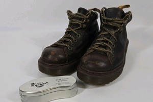 Dr. Martens AirWair Brown Leather Ankle Boots Size 7 w Shoe Shine Sponge