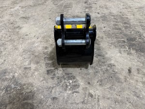 20CM Toothed Bucket