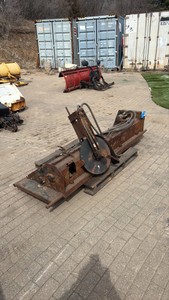 Skidsteer sweeper