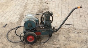 Vintage Quincy X8 air compressor