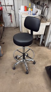 Rolling chair