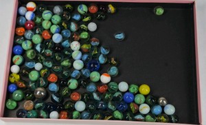 Lot of Glass Marbles Mixed Colors Swirl Cat Eye Shooter Size Assortment