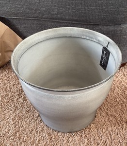 Natural IronStone GardenFlower Pot 14-Inches Wide 3.6 Gallon Gray Color