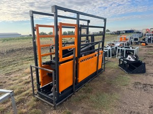LandHonor 2026 Unused LHR-CSC10 Cattle Squeeze Chute