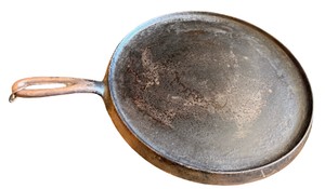 Vintage Wagner Ware Cast Iron Round Griddle