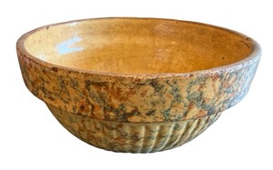 Red Wing Stoneware Saffron Ware 9.5 Bowl