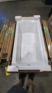 Sterling 60 in. x 30 in. Soaking Bathtub with Right Drain in White